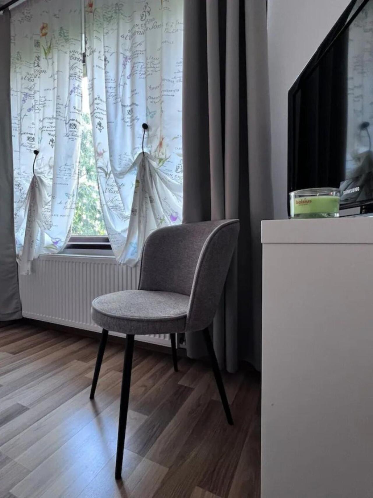 Vila Luminoasa Cu Curte Privata Букурещ Екстериор снимка